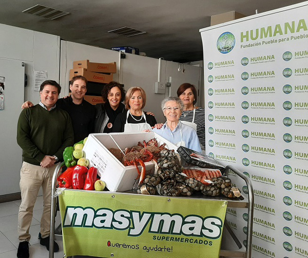 masymas y Humana donan a la Cocina Econmica de Oviedo comida de Navidad