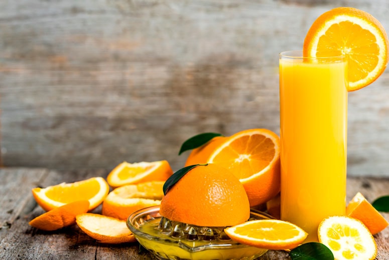 Los 8 beneficios básicos del zumo de naranja recién exprimido