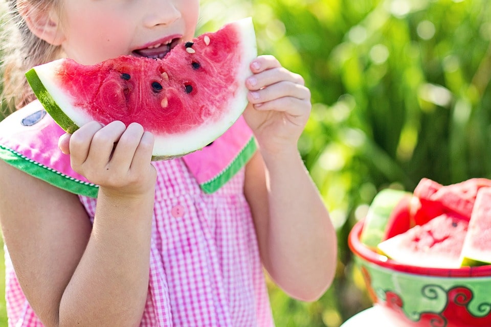 Jugosas, dulces y frescas ¡así son las frutas de temporada en verano!
