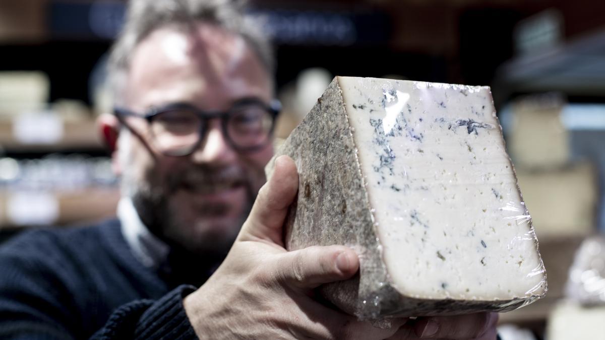 Los quesos asturianos. Un paseo con Lluis Nel Estrada por Asturias y su producción quesera