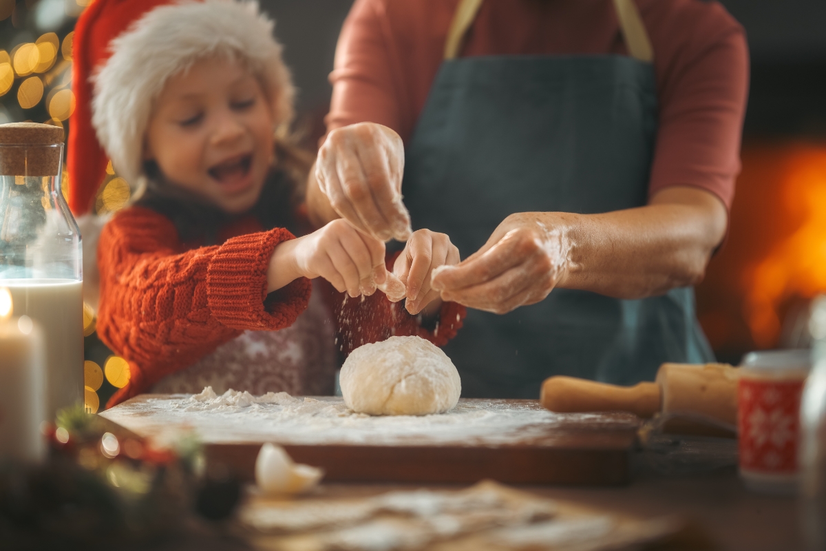 niños y la cocina navideña