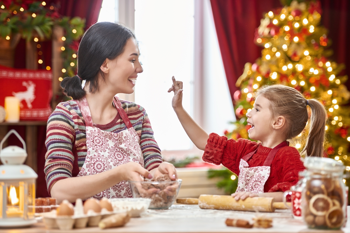 niños y la cocina navideña